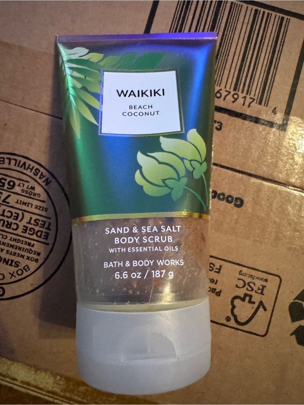 Bath & Body Works Waikiki Coconut Beach Sand & Sea Salt Body Scrub NEW sealed